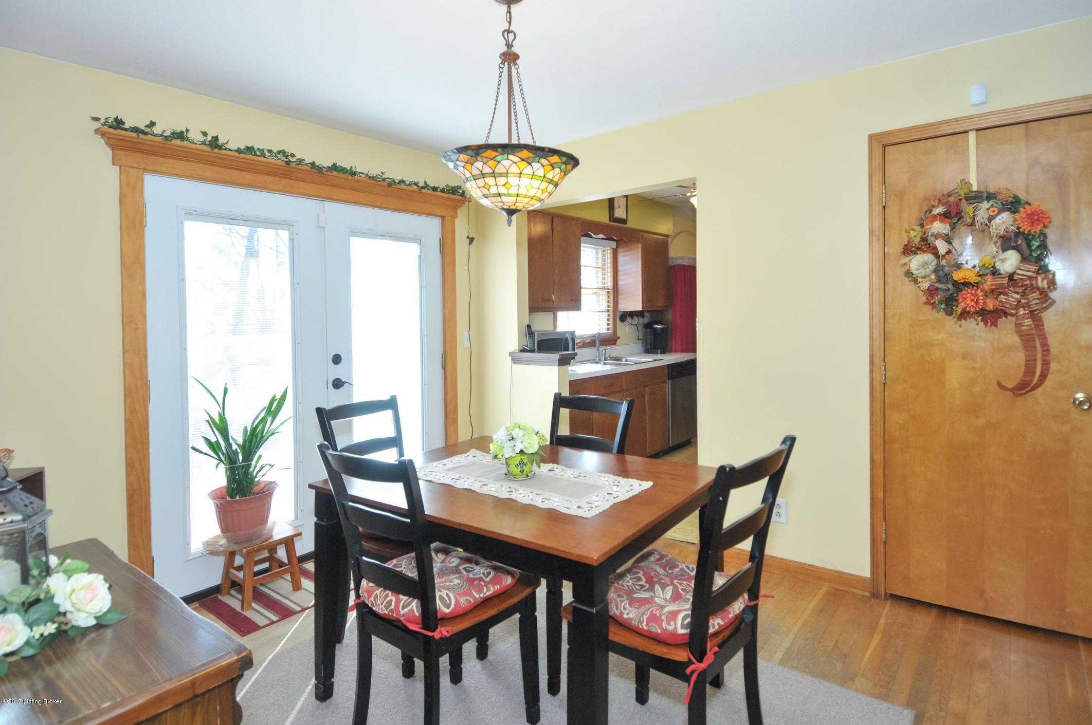 7501 Westbrook Road Louisville, KY 40258 - Photo 10 of 32 View from Hall