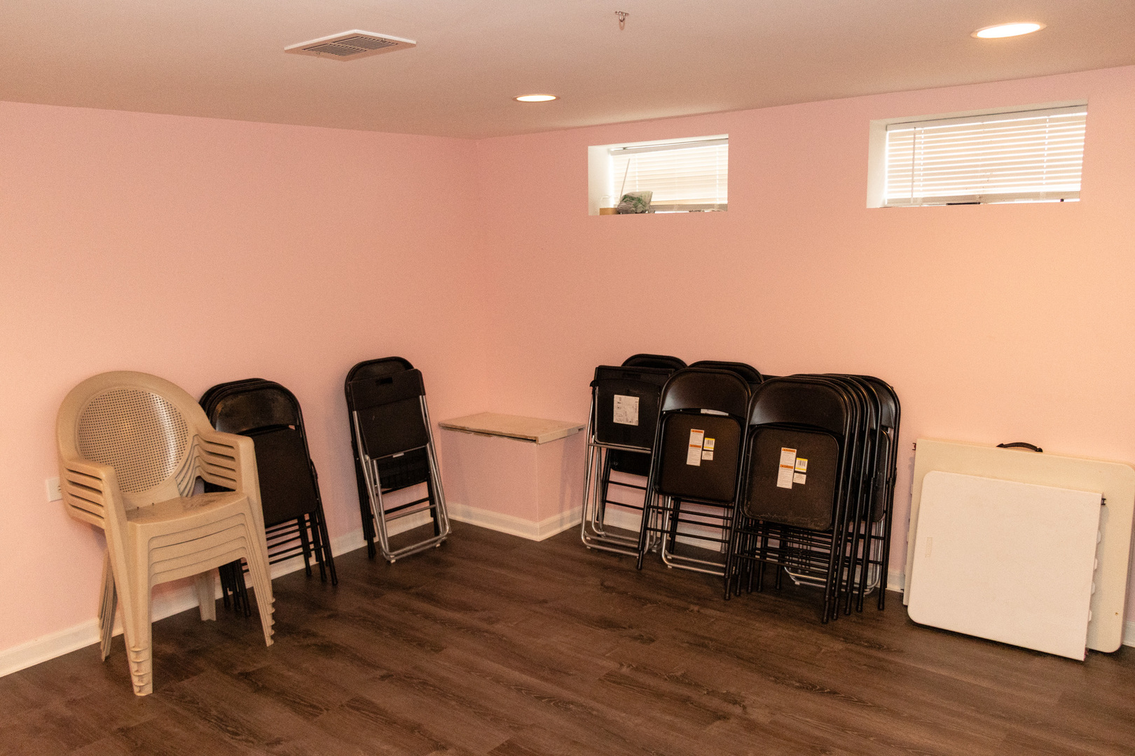 1488 Willow Avenue Des Plaines, IL 60016 - Photo 20 of 25 a view of a workspace with furniture and wooden floor