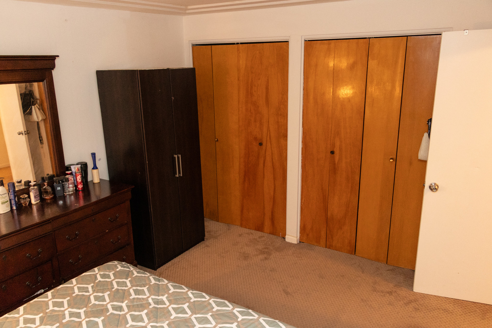 1488 Willow Avenue Des Plaines, IL 60016 - Photo 9 of 25 a bedroom with closet