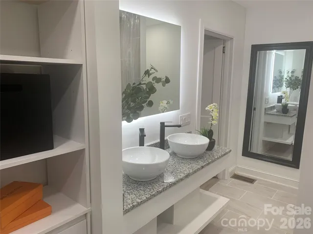 $372,990 | 2524 Pickway Drive, Charlotte, NC 28269