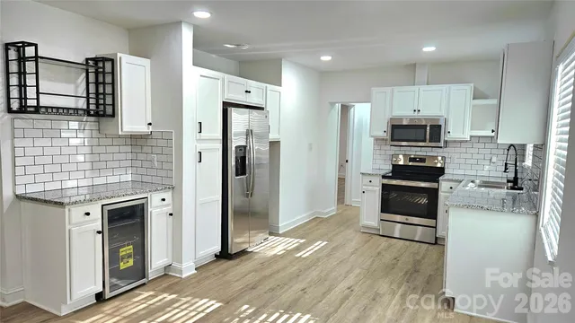 $372,990 | 2524 Pickway Drive, Charlotte, NC 28269