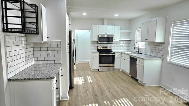 $372,990 | 2524 Pickway Drive, Charlotte, NC 28269