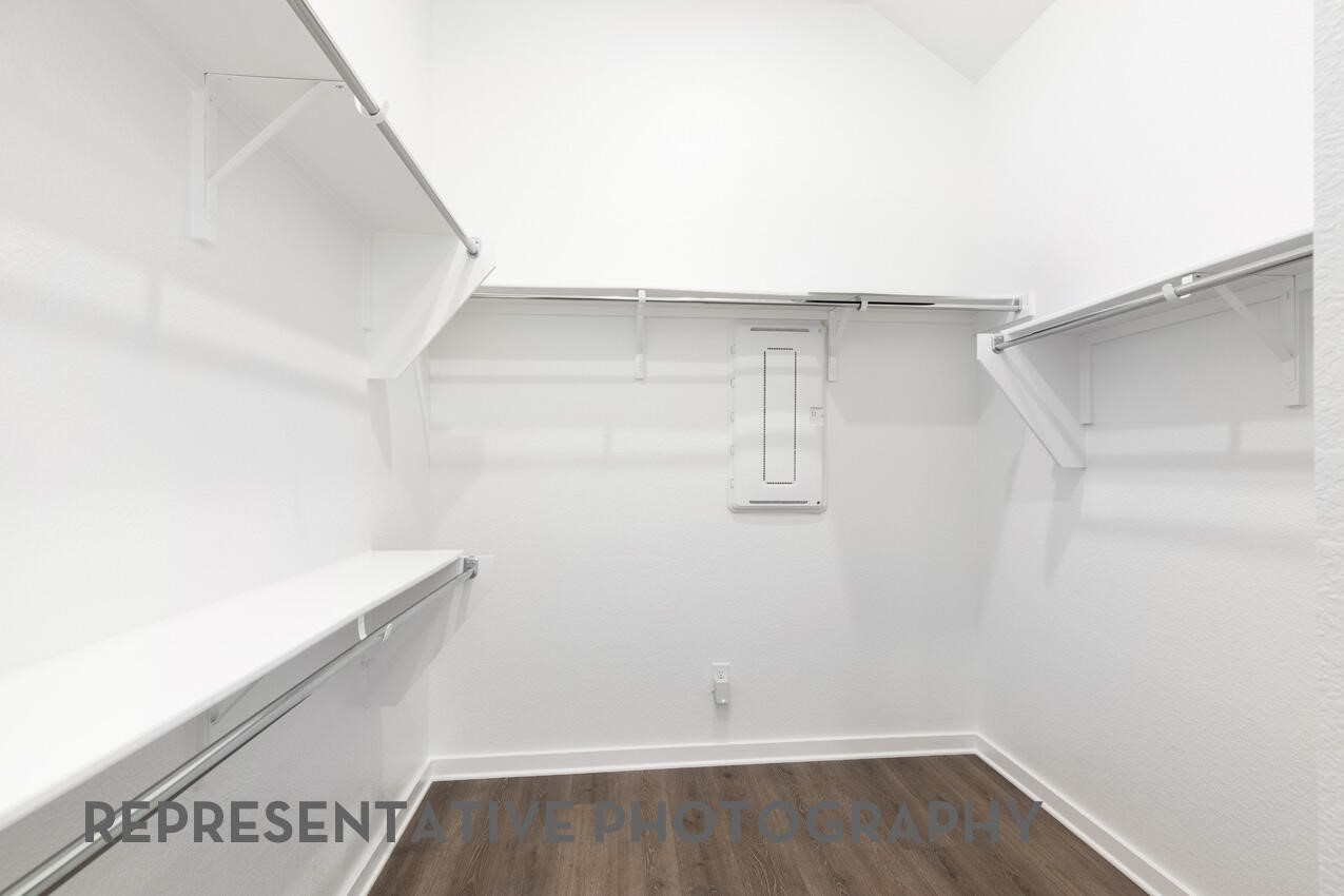 6426 Mahogany Branch Trail Rosharon, TX 77583 - Photo 10 of 14 Primary Closet