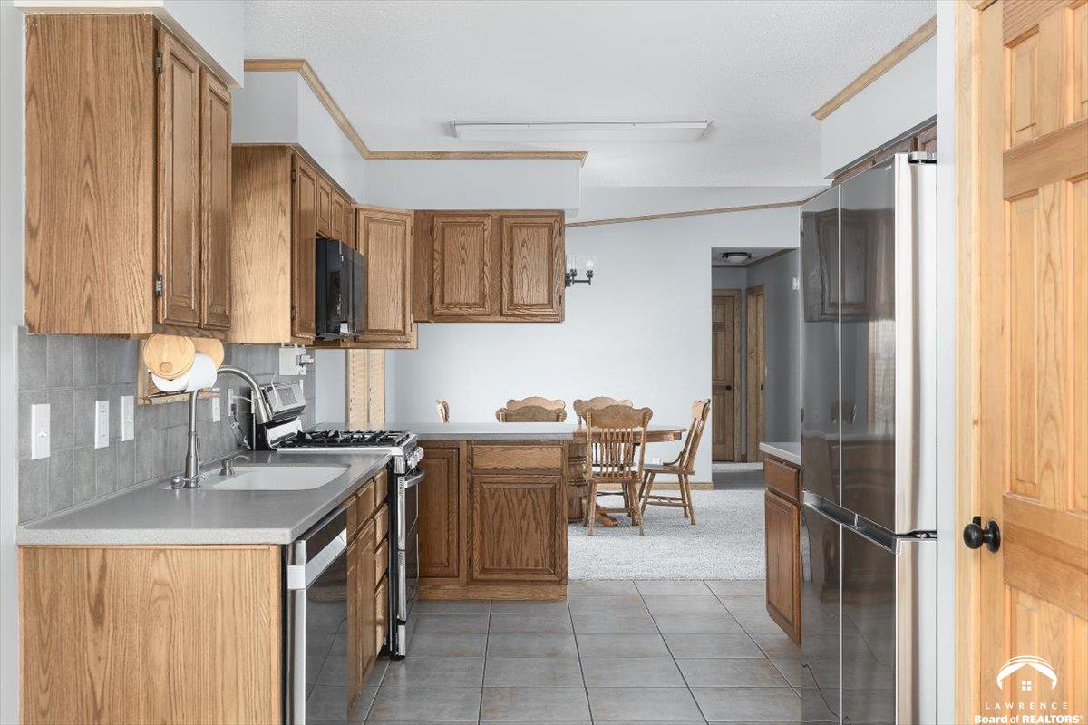 11750 46th Street Perry, KS 66073 - Photo 12 of 42