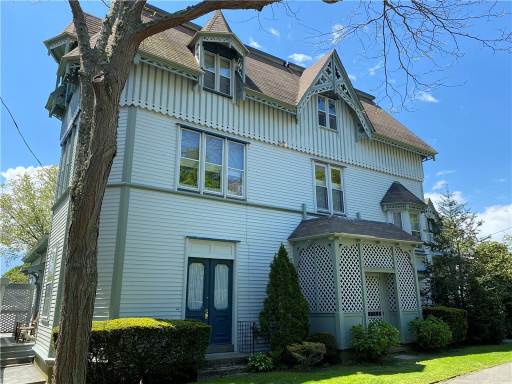 569 Spring Street, Unit 2 Newport, RI 02840 - Photo 2 of 30