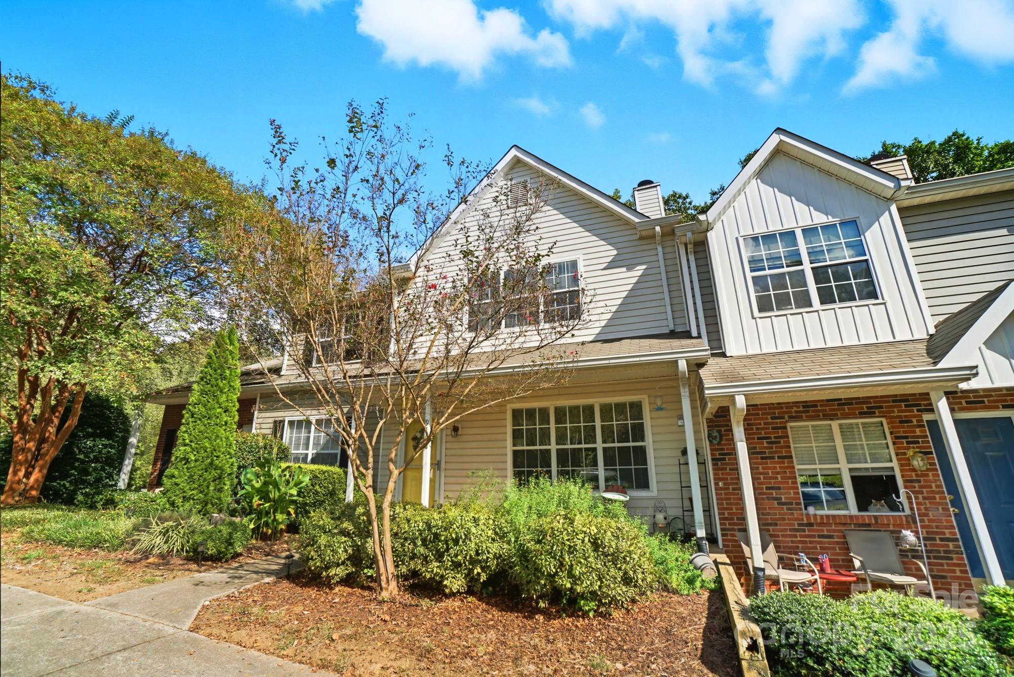 9166 Exbury Court Charlotte, NC 28269 - Photo 2 of 31 front view of a house