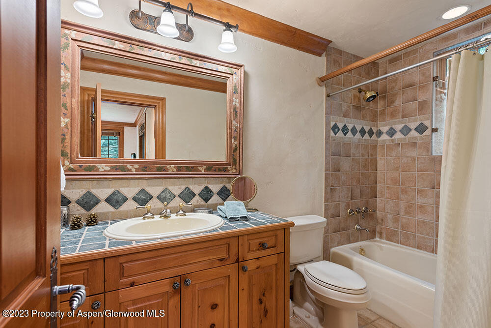 730 Bay Street Aspen, CO 81611 - Photo 28 of 48 Main level king bathroom
