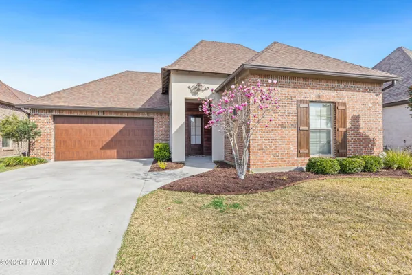 $325,000 | 413 Misty Wind Drive, Broussard, LA 70518