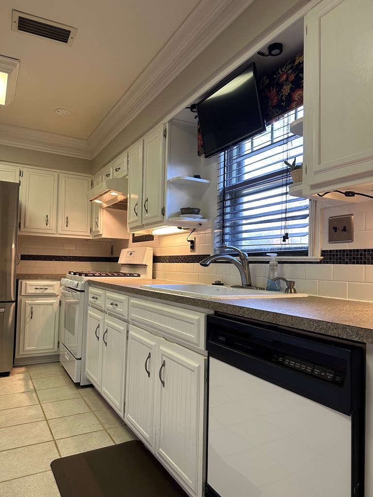 4549 Ritch Haven Road Columbus, GA 31909 - Photo 21 of 31 Lots of counter space in kitchen