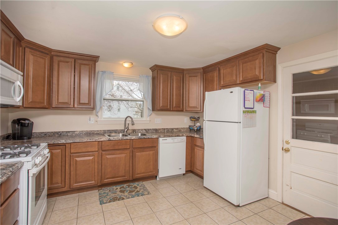 53 Farm Street Woonsocket, RI 02895 - Photo 5 of 22 Gallery Image 5