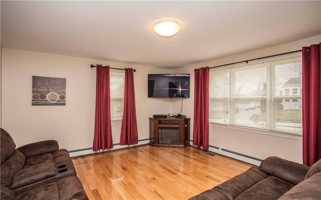 53 Farm Street Woonsocket, RI 02895 - Photo 9 of 22 Gallery Image 9