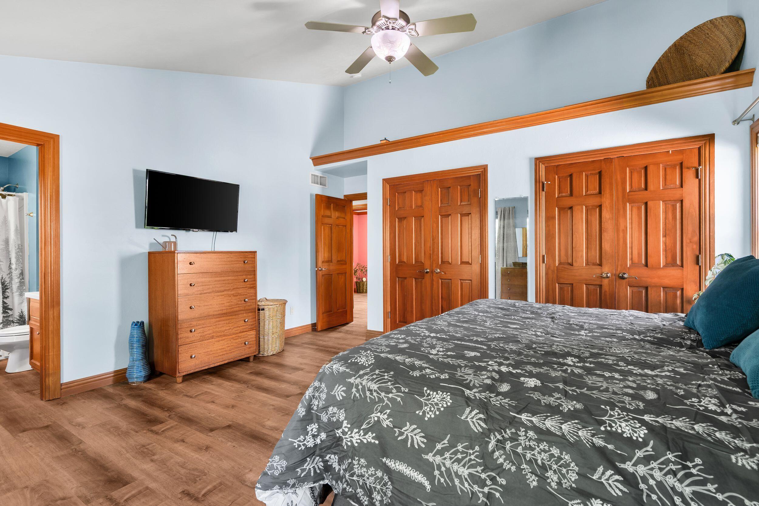 4501 North Stonebridge Court Appleton, WI 54913 - Photo 20 of 47 Master Bedroom with 2 Large Closets