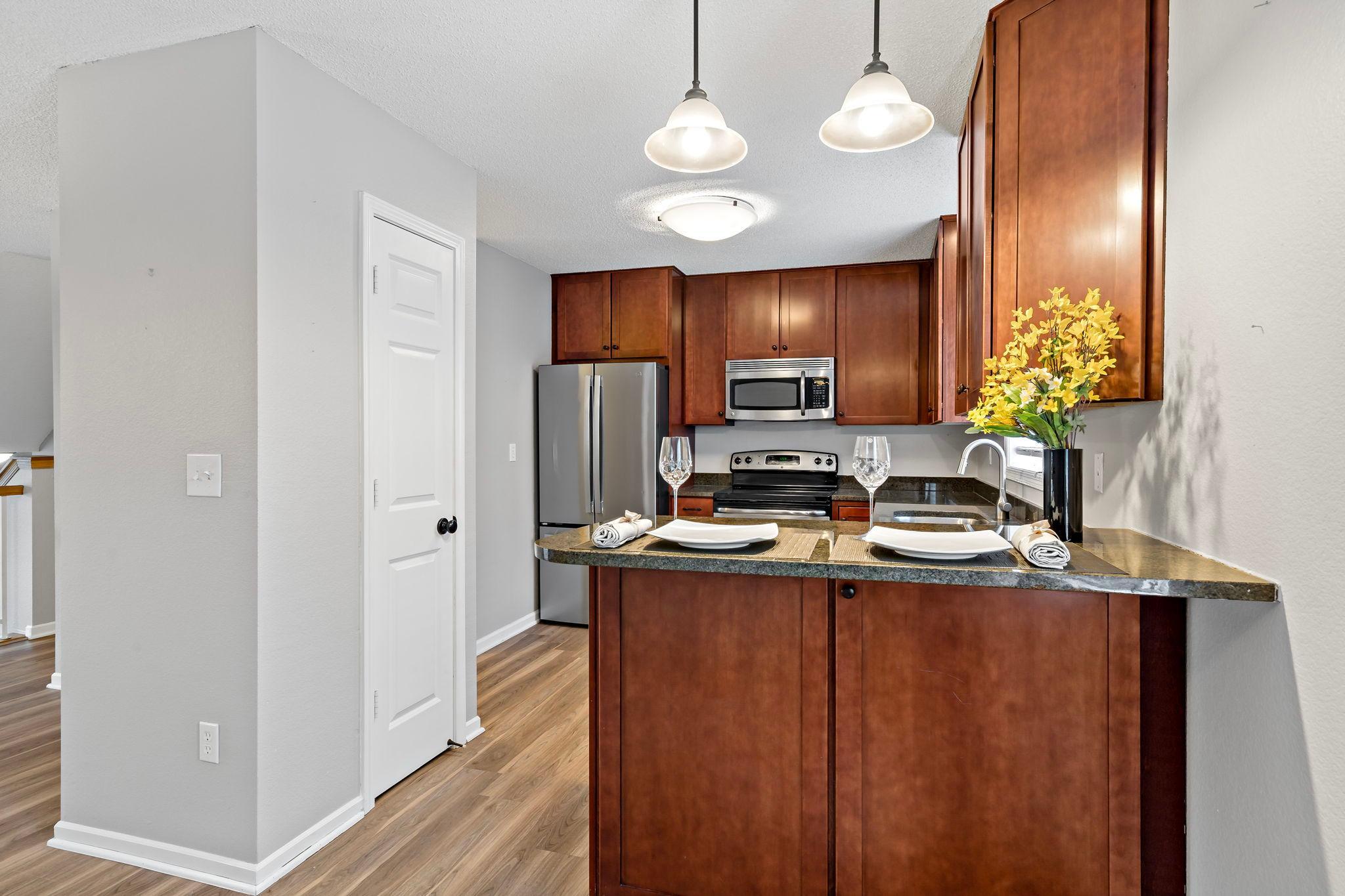 6453 Regency Lane Eden Prairie, MN 55344 - Photo 10 of 40