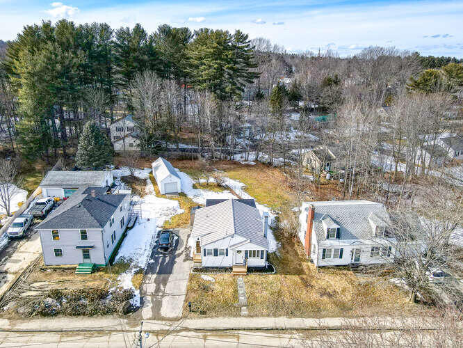 154 1st Rangeway Waterville, ME 04901 - Photo 4 of 43 154 1st Rangeway Waterville-small-004-00