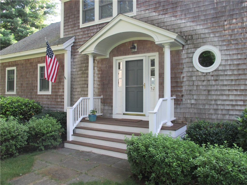 52 Verdi Road Westerly, RI 02891 - Photo 4 of 40 Gracious entryway