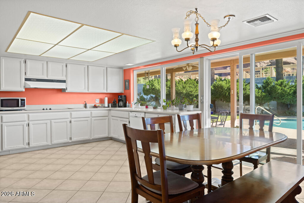 4721 East Rancho Drive Phoenix, AZ 85018 - Photo 8 of 38