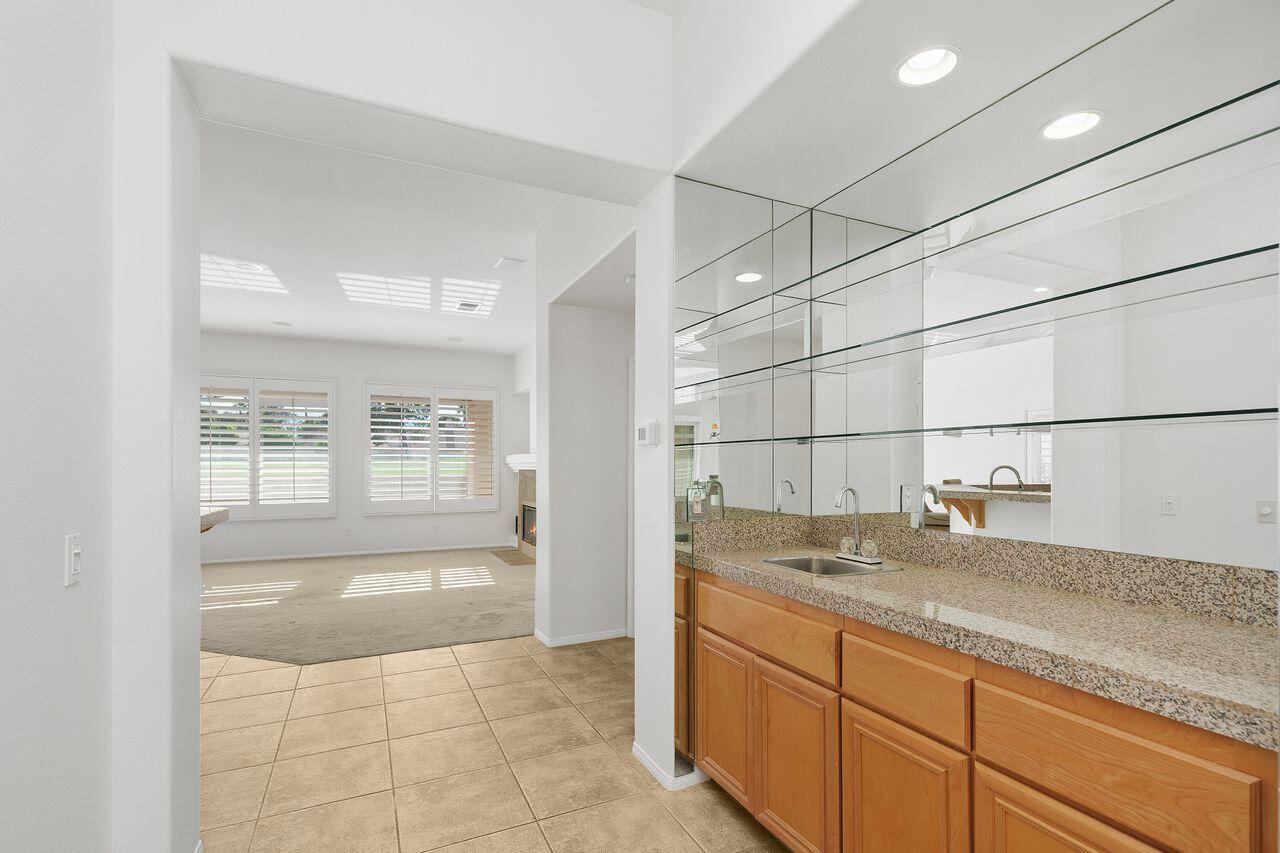 75715 Heritage West Palm Desert, CA 92211 - Photo 20 of 51 75715 Heritage - Great Room Wet Bar