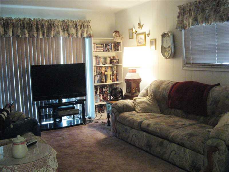 2920 Wicker Road Indianapolis, IN 46217 - Photo 6 of 15 Gallery Image 6