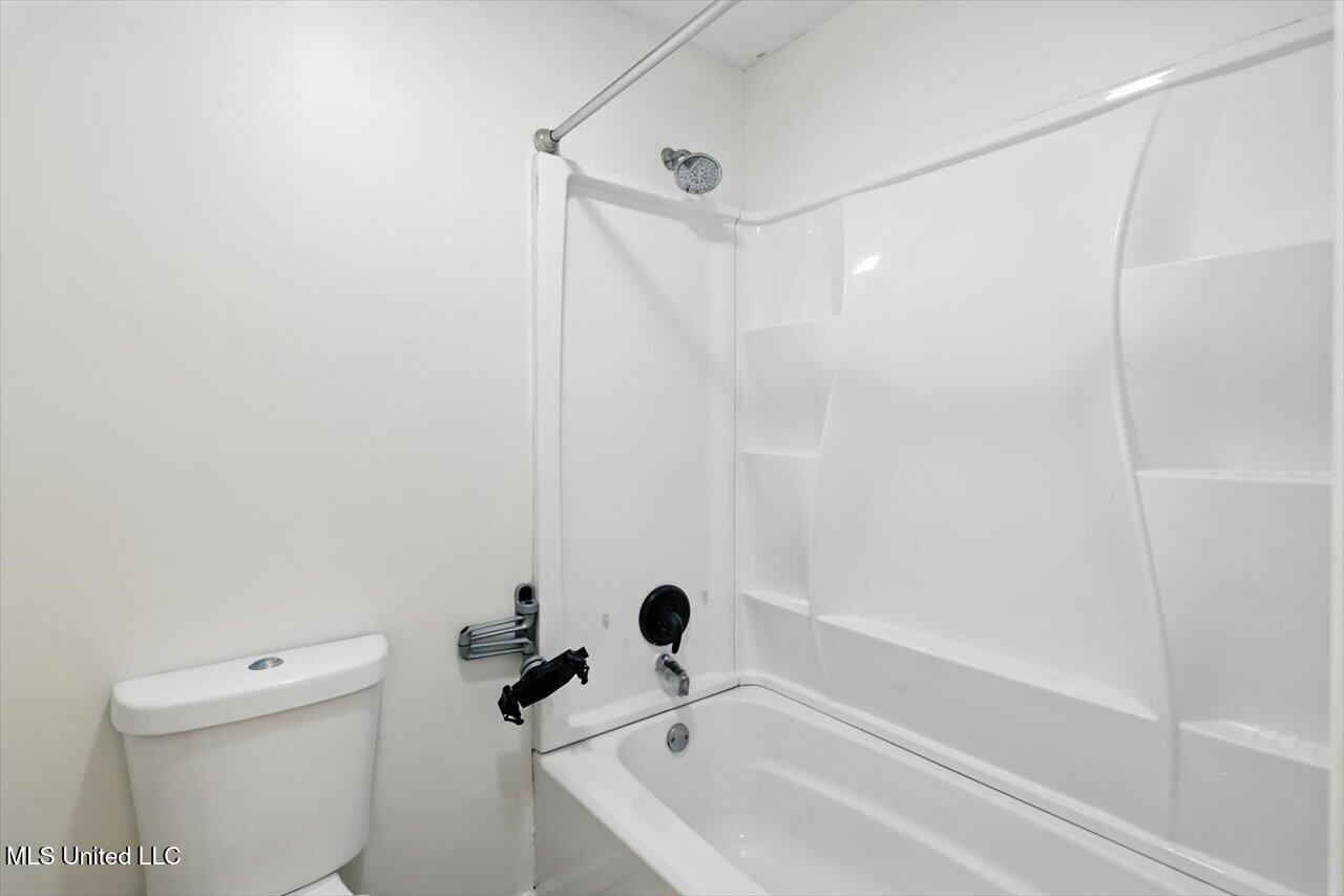 2 Pheasant Run Clinton, MS 39056 - Photo 18 of 27 19-2 Pheasant Run _ Home Tours MS