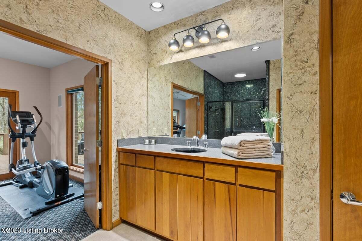 208 Ash Run Road Louisville, KY 40245 - Photo 21 of 53 Primary bath second vanity