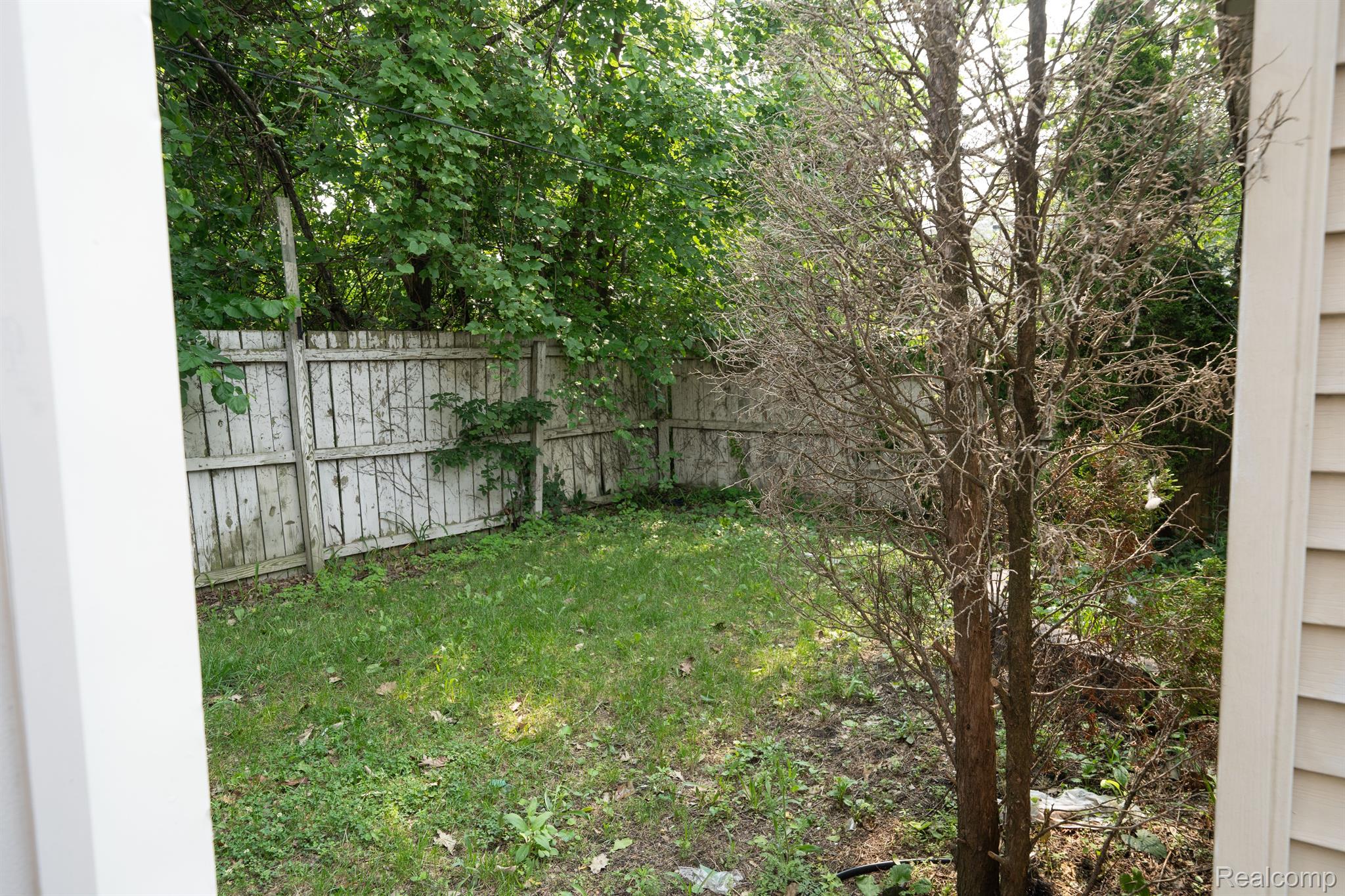 17321 Meyers Road Detroit, MI 48235 - Photo 4 of 33