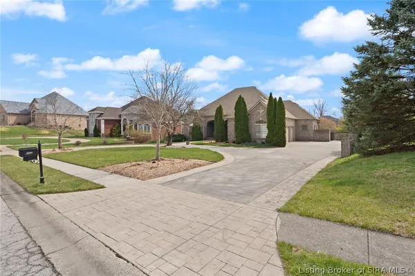 $999,900 | 3509 Charlevoix Court, Floyds Knobs, IN 47119