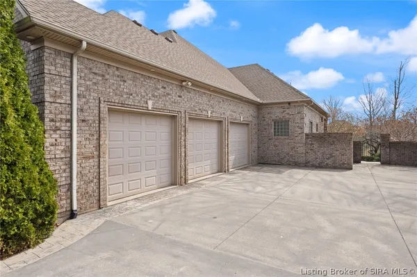 $999,900 | 3509 Charlevoix Court, Floyds Knobs, IN 47119