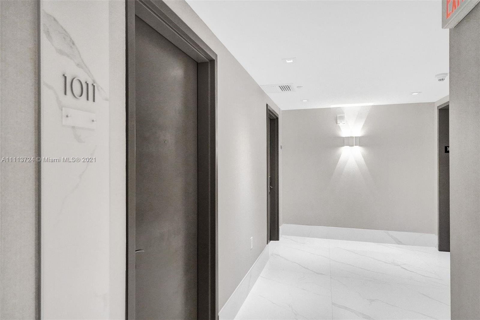 400 Alton Road, Unit 1011 Miami Beach, FL 33139 - Photo 19 of 27 a view of entryway