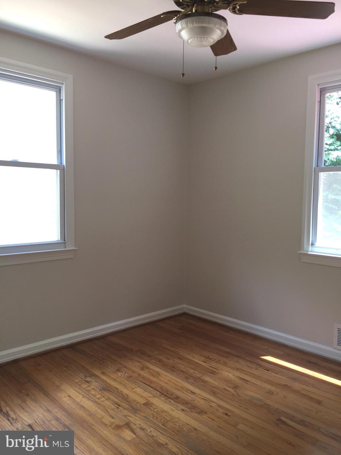 6410 Stoneham Road Bethesda, MD 20817 - Photo 15 of 20 an empty room with a window
