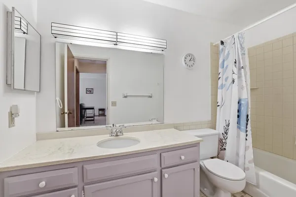 $110,000 | 2700 Oxford Street North, Unit 102, St. Paul, MN 55113