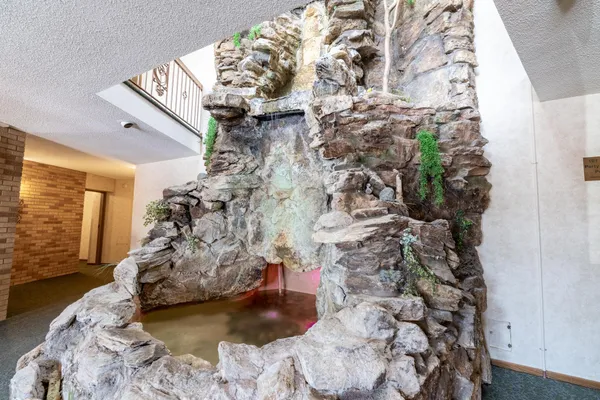 $110,000 | 2700 Oxford Street North, Unit 102, St. Paul, MN 55113