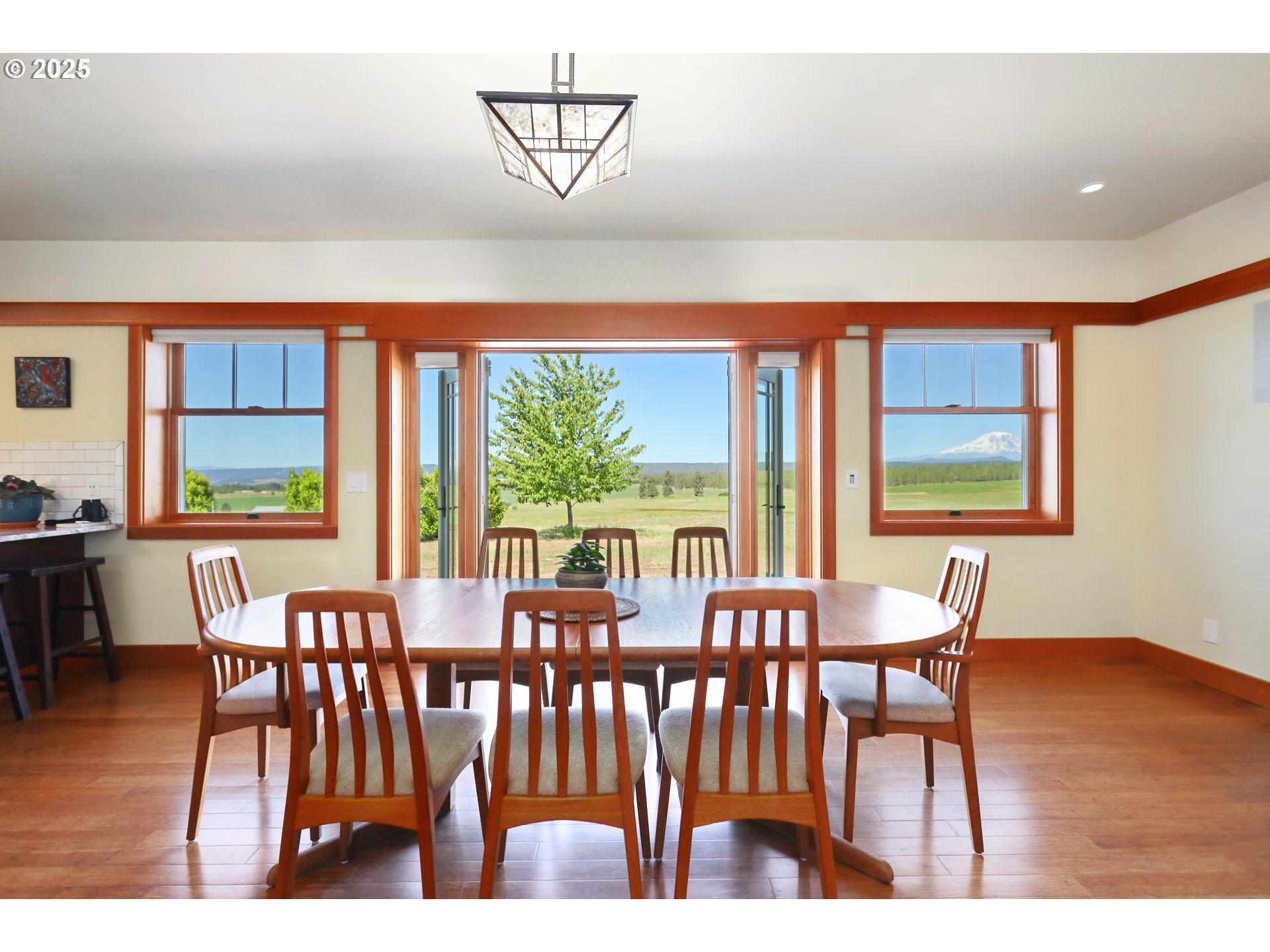 37 Quail Road Goldendale, WA 98620 - Photo 10 of 48 Living Room/Dining Room