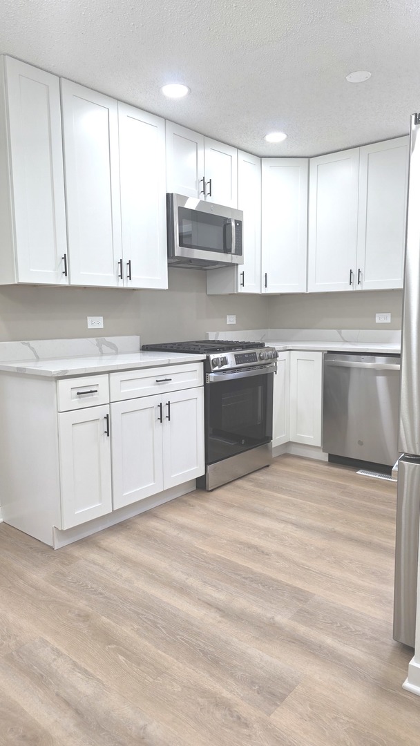 1469 Midland Court Joliet, IL 60436 - Photo 4 of 22