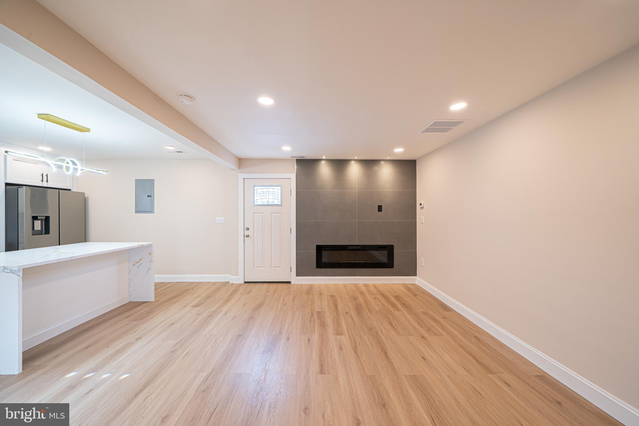 9328 Academy Road Philadelphia, PA 19114 - Photo 3 of 26