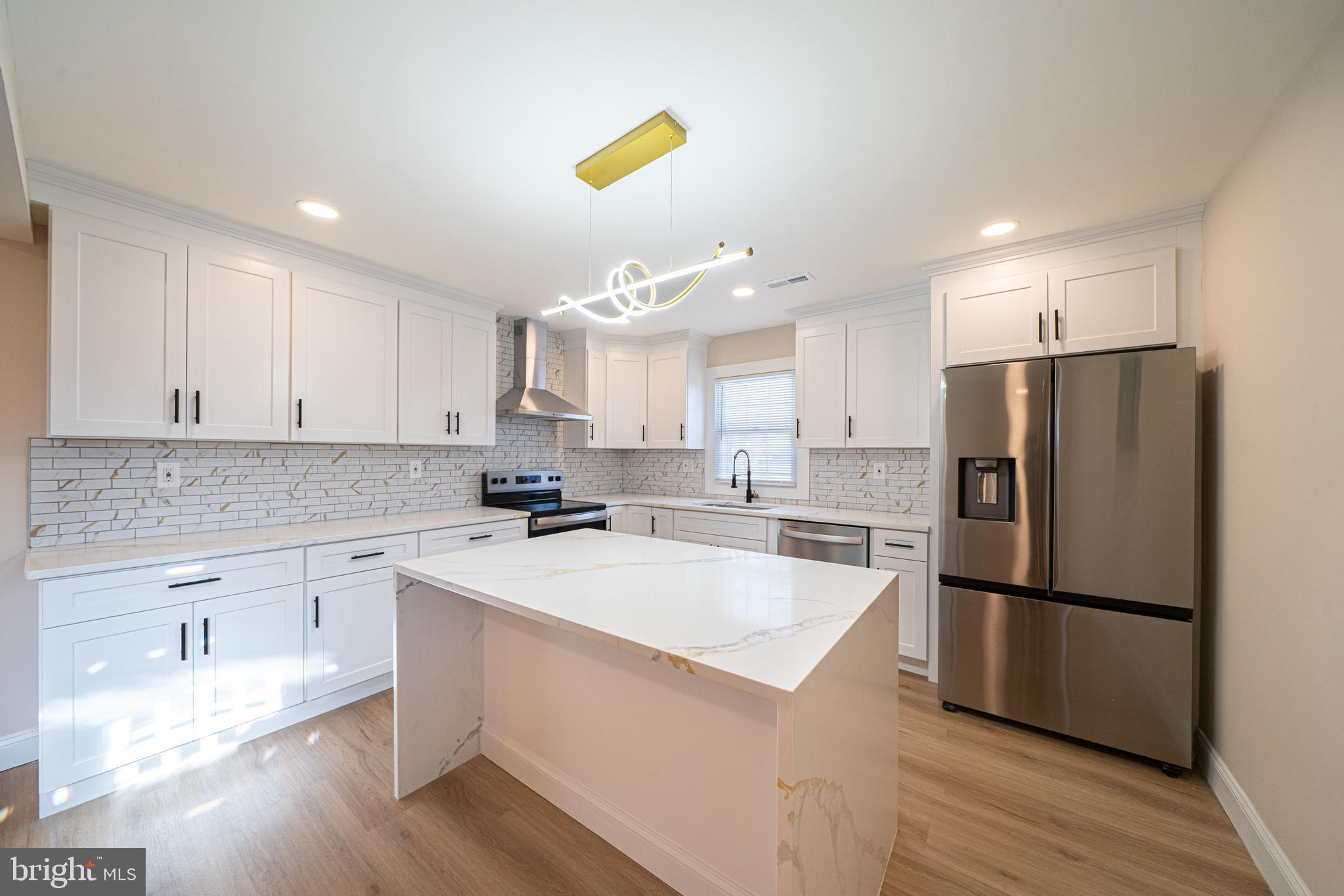 9328 Academy Road Philadelphia, PA 19114 - Photo 5 of 26