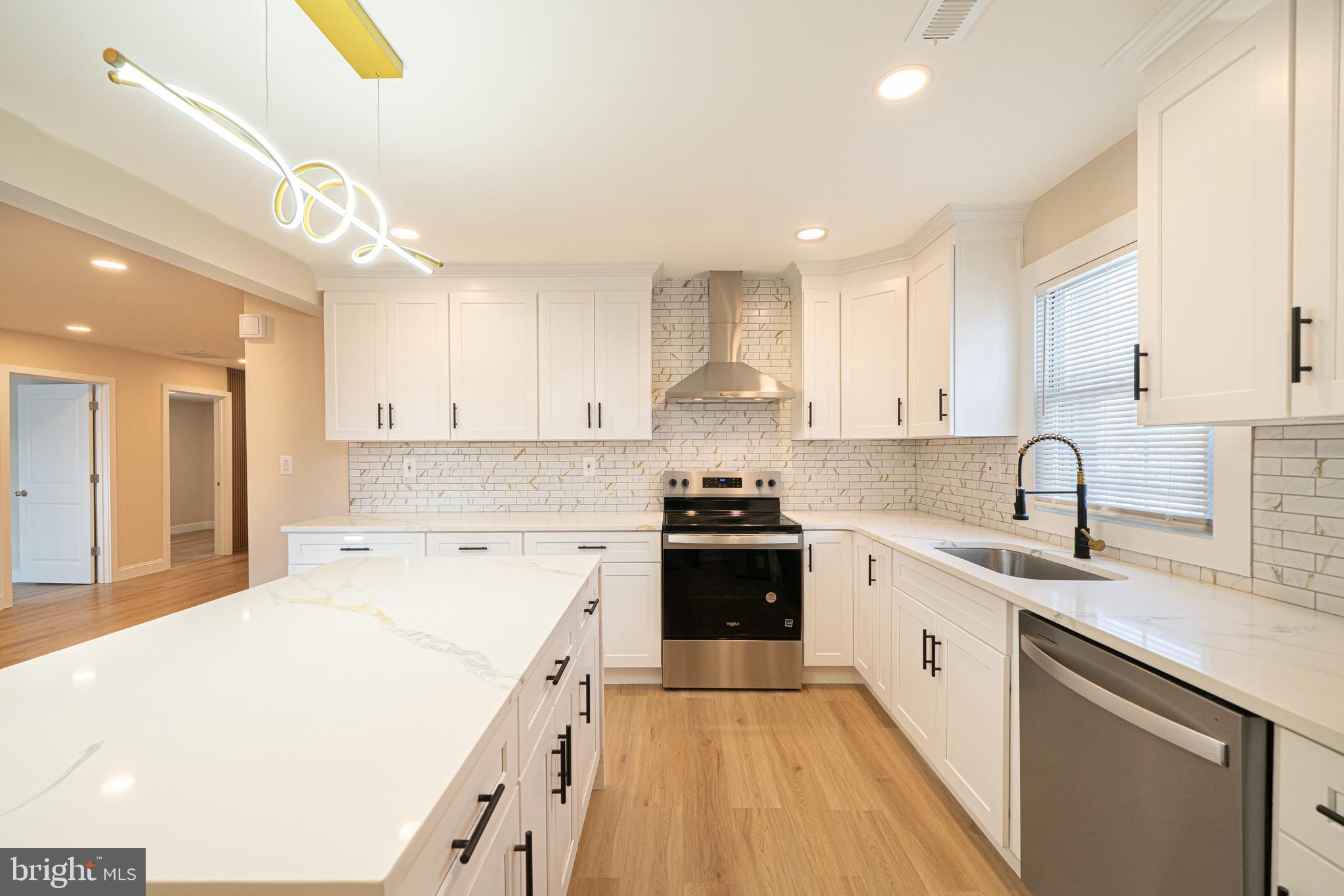 9328 Academy Road Philadelphia, PA 19114 - Photo 6 of 26