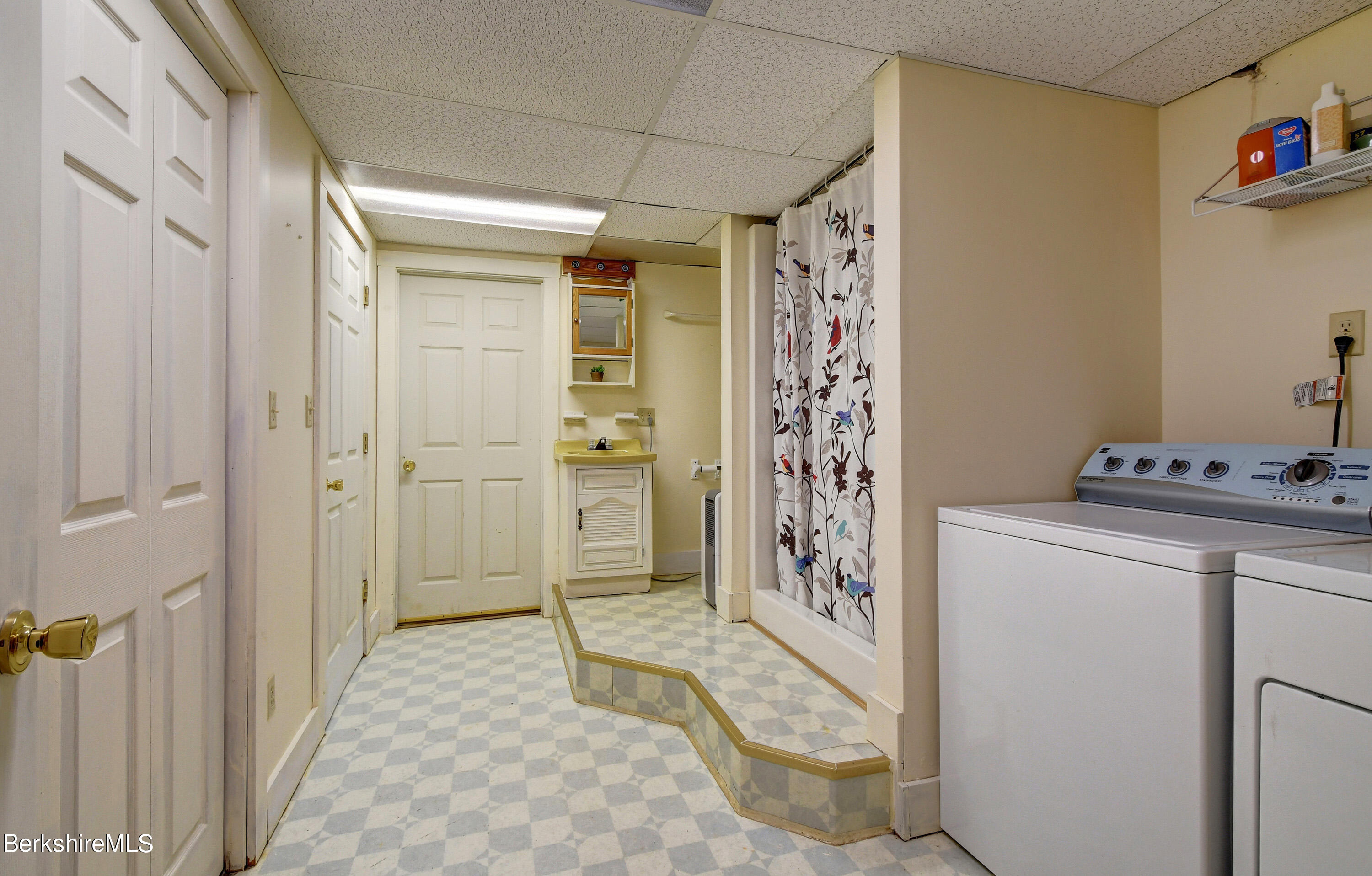 176 North Hoosac Road Williamstown, MA 01267 - Photo 21 of 28 21-Lower-Level-Bath-amp-Laundry