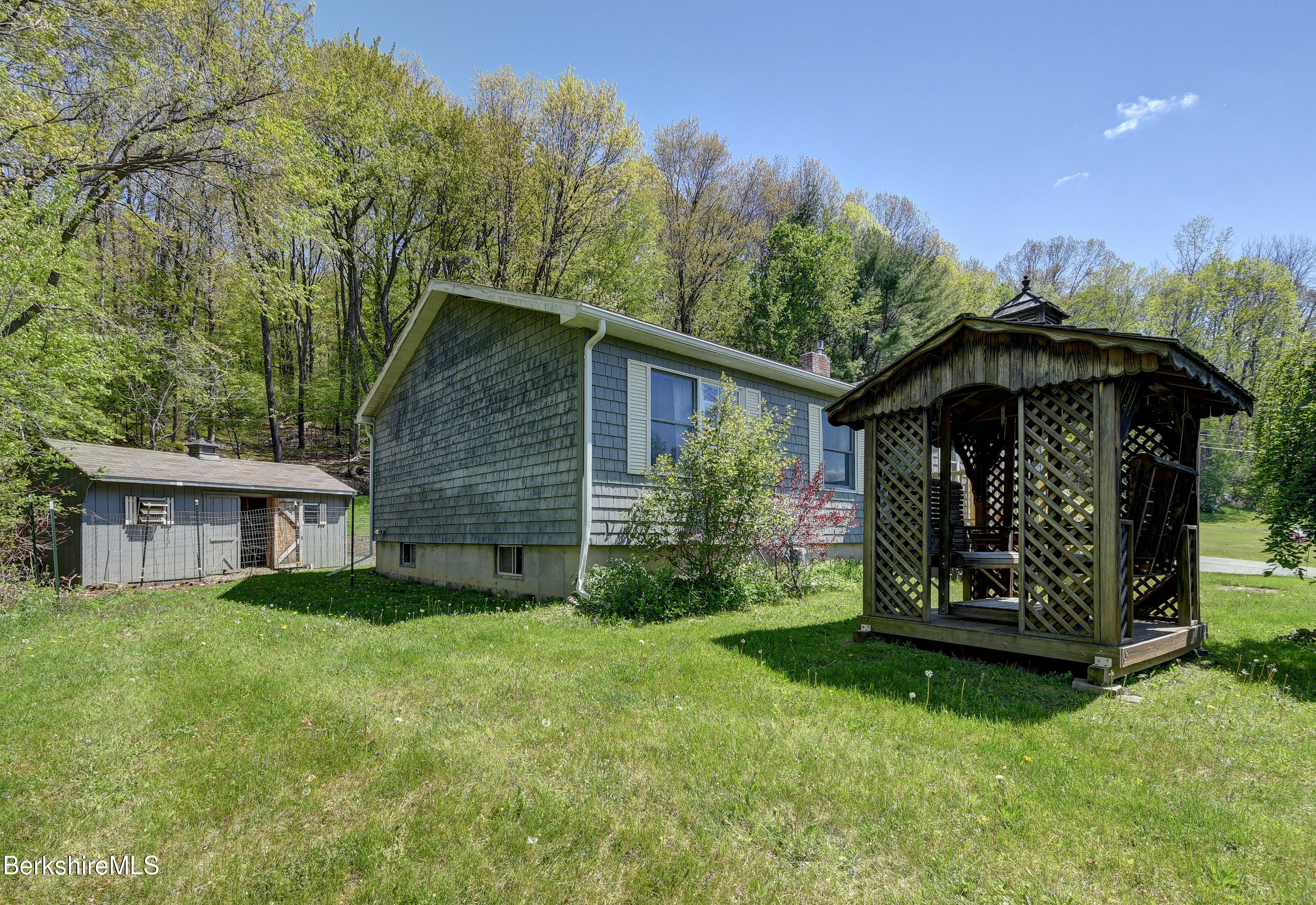 176 North Hoosac Road Williamstown, MA 01267 - Photo 27 of 28 27-Front-Yard
