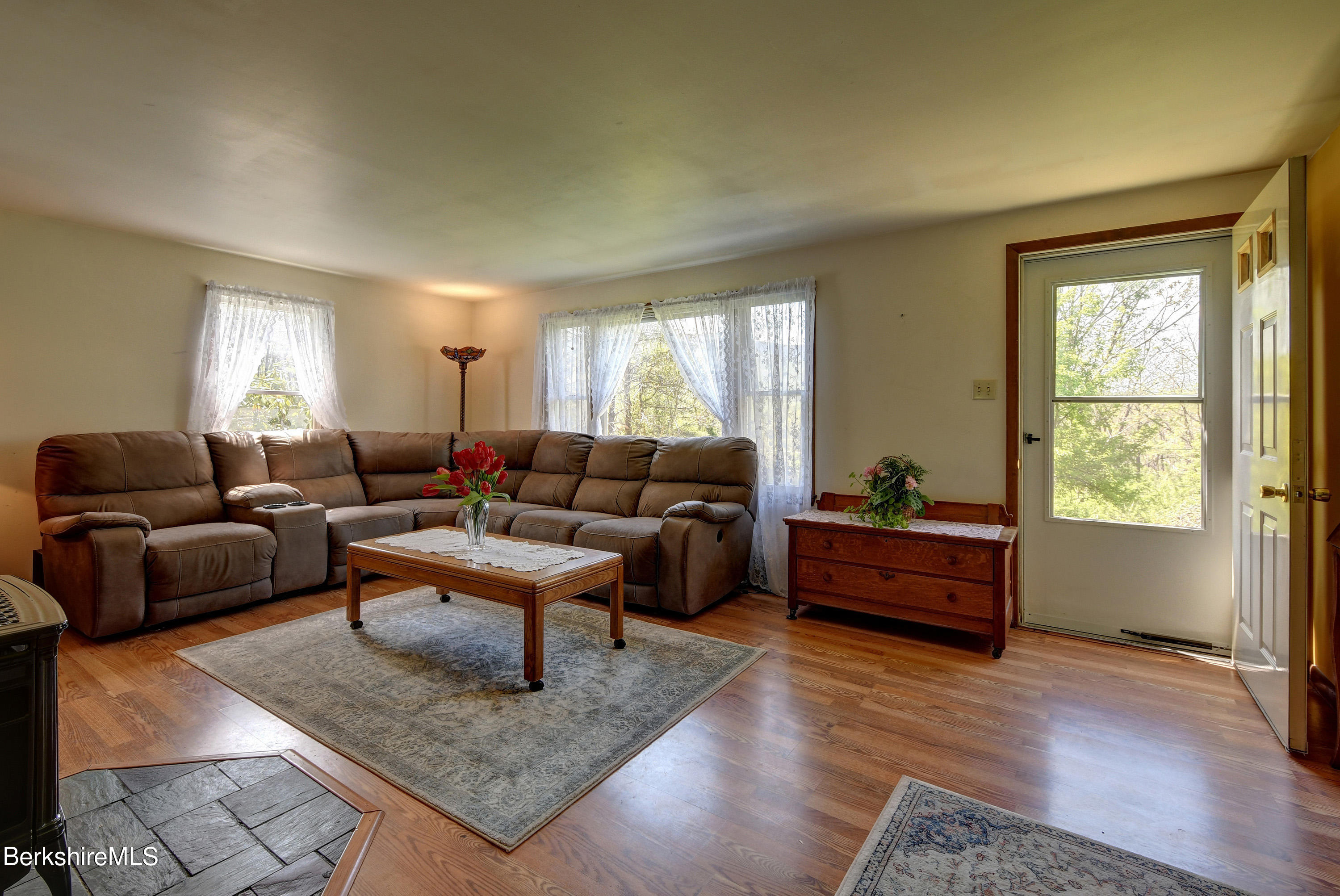 176 North Hoosac Road Williamstown, MA 01267 - Photo 5 of 28 5-Living-Room