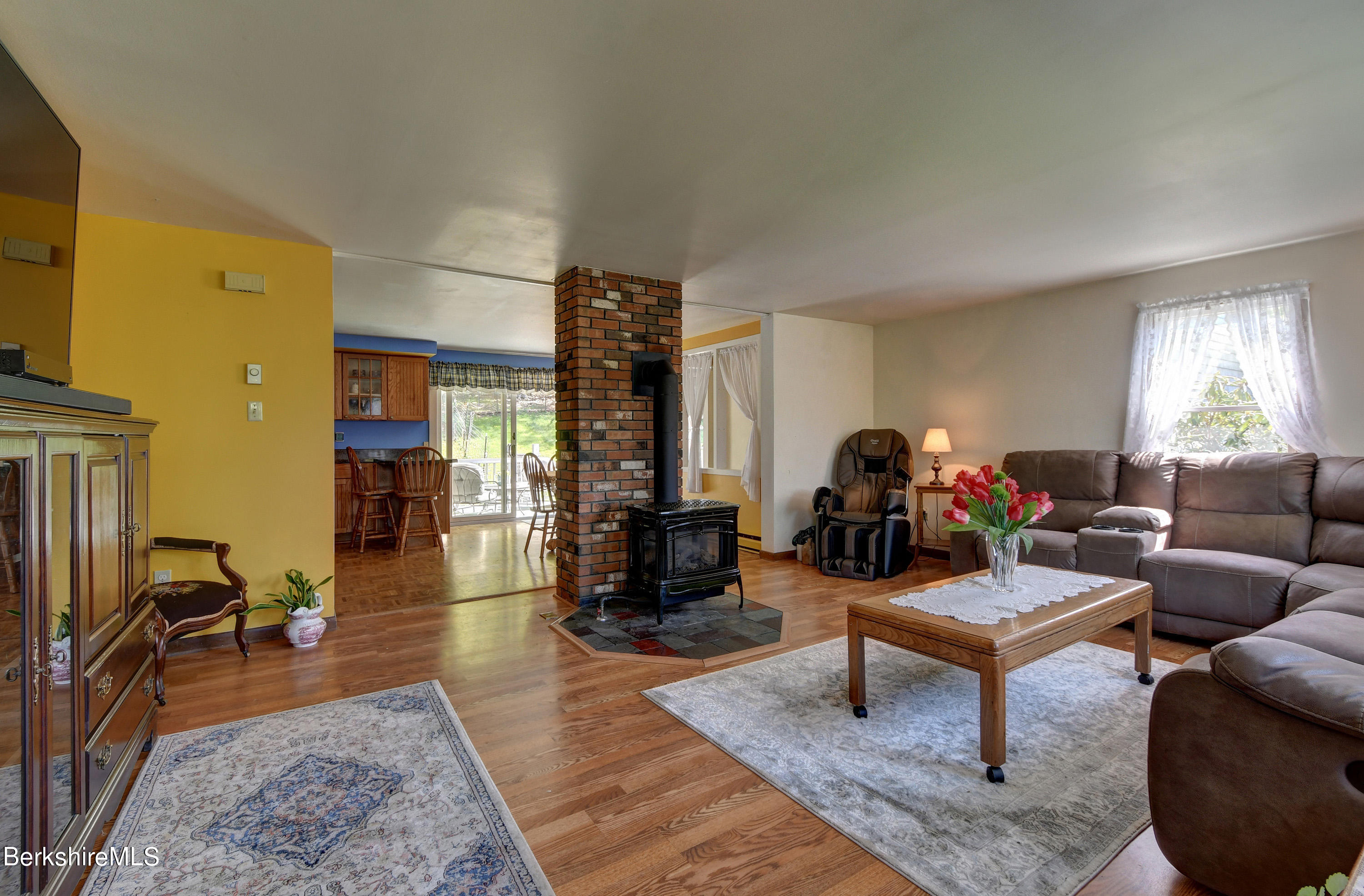 176 North Hoosac Road Williamstown, MA 01267 - Photo 7 of 28 7-Living-Room