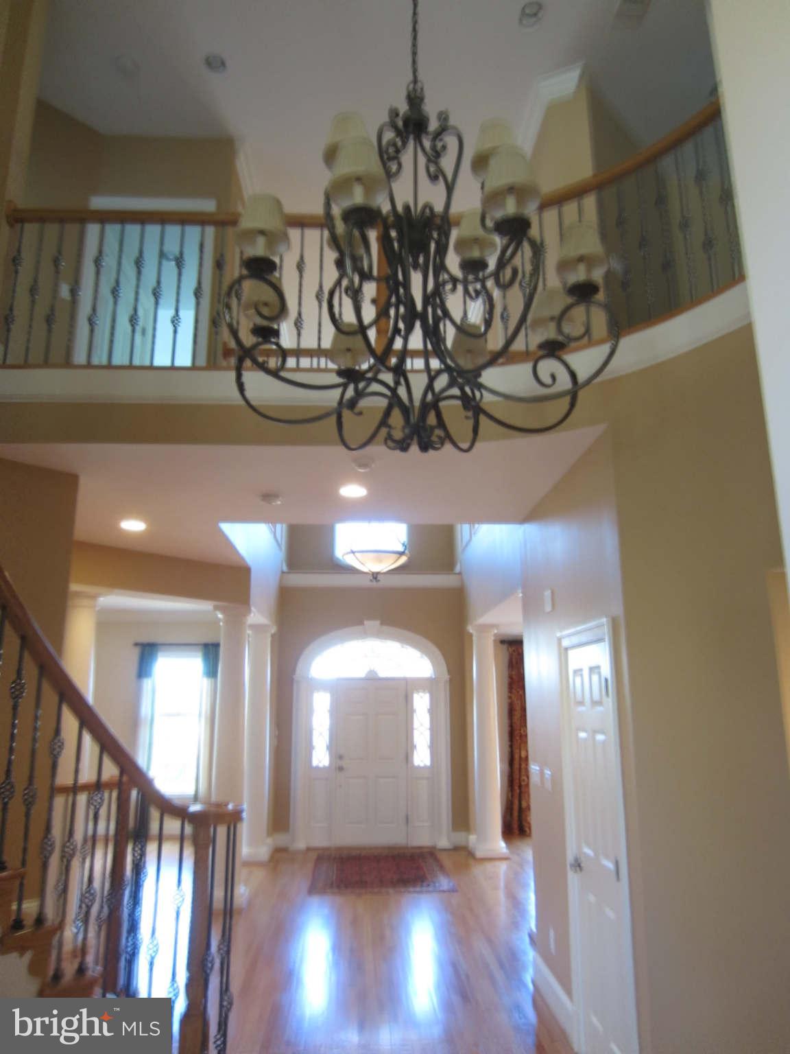 1910 Russell Road Alexandria, VA 22301 - Photo 4 of 25 a view of a entryway