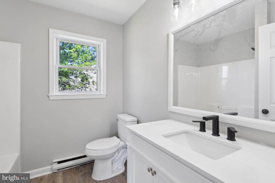 290 Gouldtown Woodruff Road Bridgeton, NJ 08302 - Photo 21 of 25 Full Hallway Bath