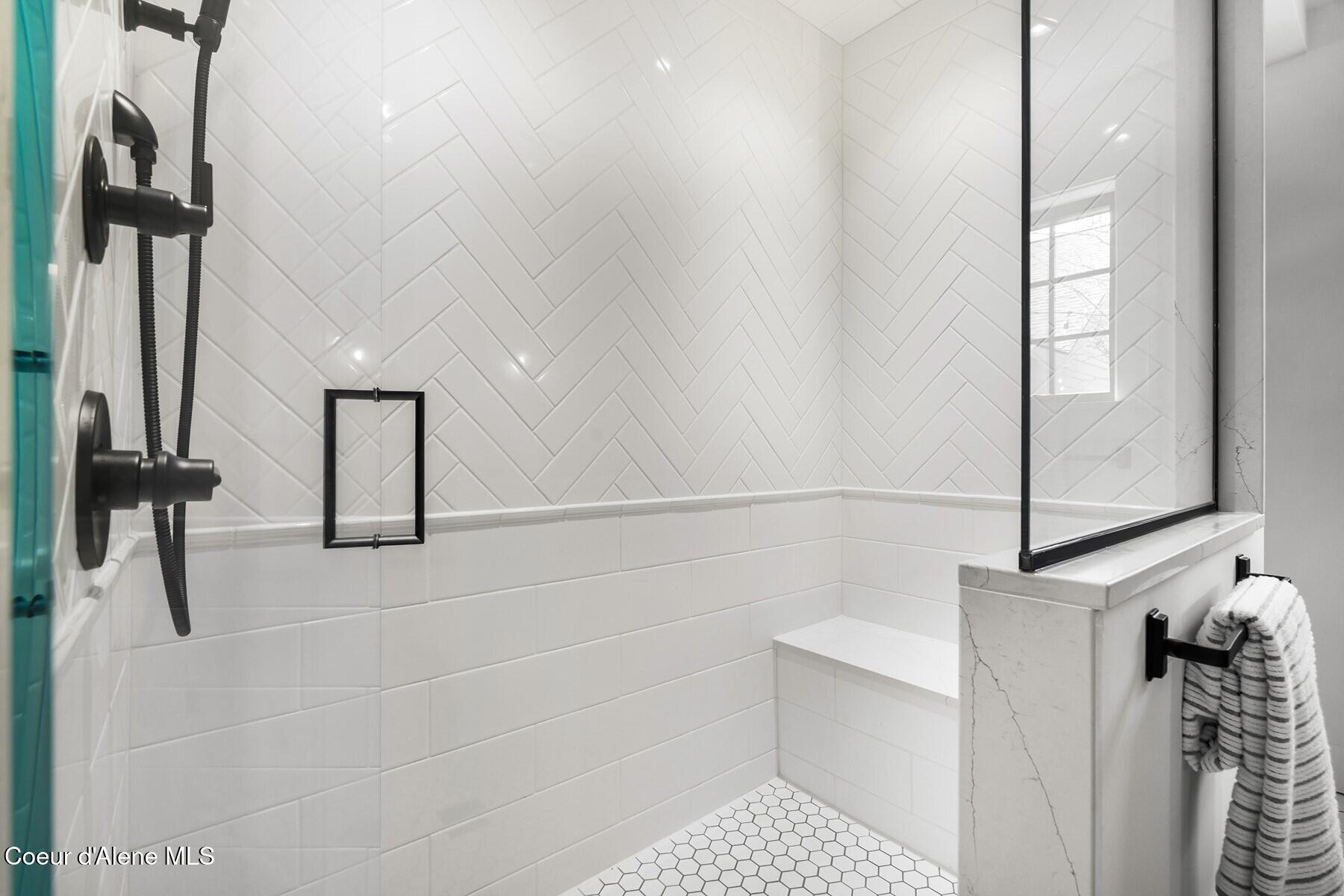 509 3rd Street Priest River, ID 83856 - Photo 56 of 96 Oversized Shower wBench Seating