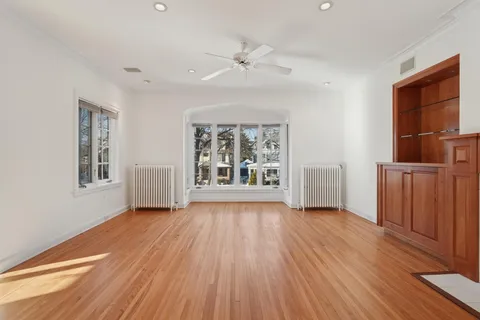 $599,000 | 1721 Humboldt Avenue South, Minneapolis, MN 55403