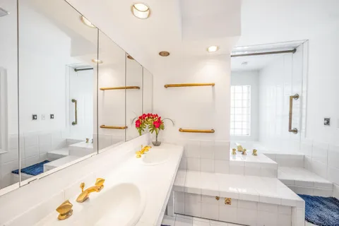 $614,900 | 1721 Humboldt Avenue South, Minneapolis, MN 55403