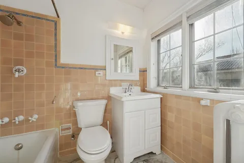 $599,000 | 1721 Humboldt Avenue South, Minneapolis, MN 55403