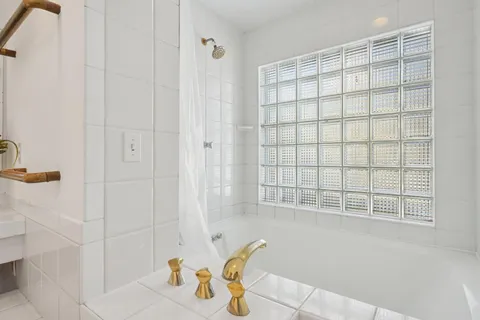 $599,000 | 1721 Humboldt Avenue South, Minneapolis, MN 55403