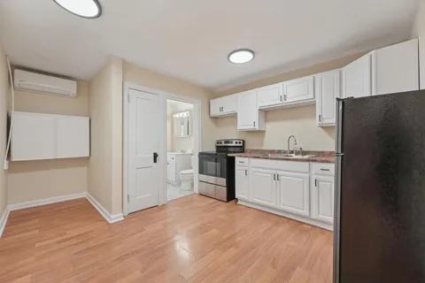 $599,000 | 1721 Humboldt Avenue South, Minneapolis, MN 55403