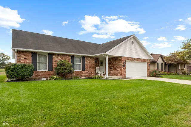 $259,900 | 3847 Bonaventure Drive, Columbus, IN 47203