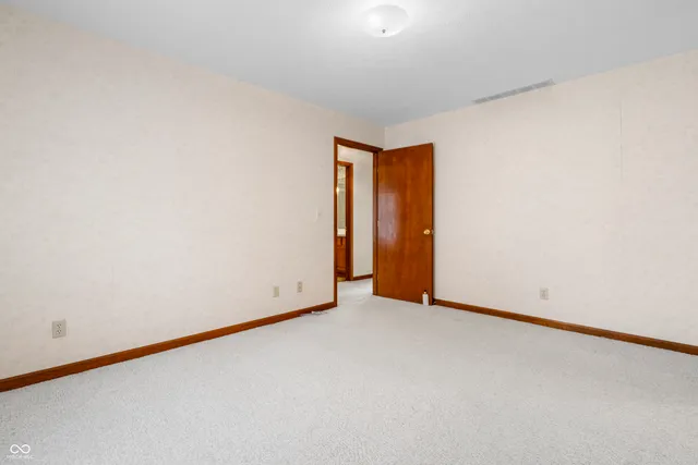 $259,900 | 3847 Bonaventure Drive, Columbus, IN 47203